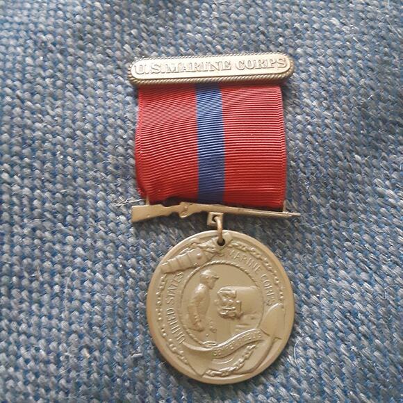 Vintage WWII U.S. MARINE CORPS Good Conduct Medal w/ Top Pin Back Bar Ribbon - Picture 1 of 4